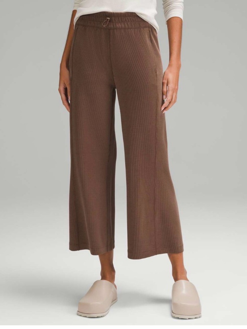 Lululemon Ribbed Softstreme Mid-Rise Wide-Leg Cropped Pant 25" Java 🤎Like 🆕